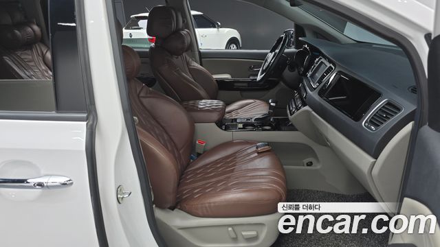 Kia Canival 2019 — photo 11