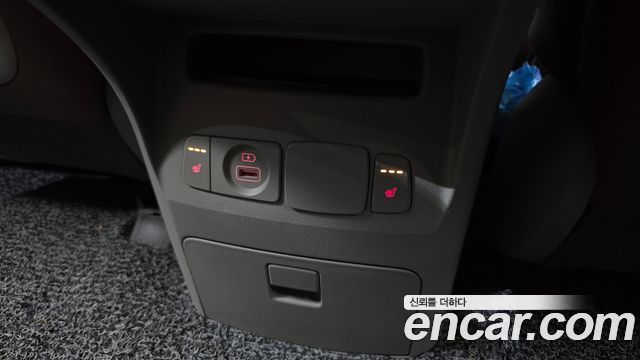 Kia Canival 2019 — photo 16