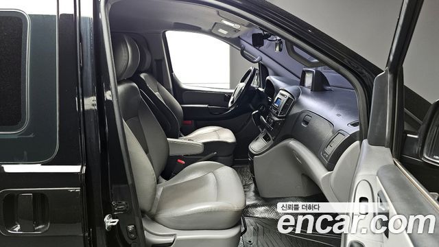 Hyundai Starex 2019 — photo 10