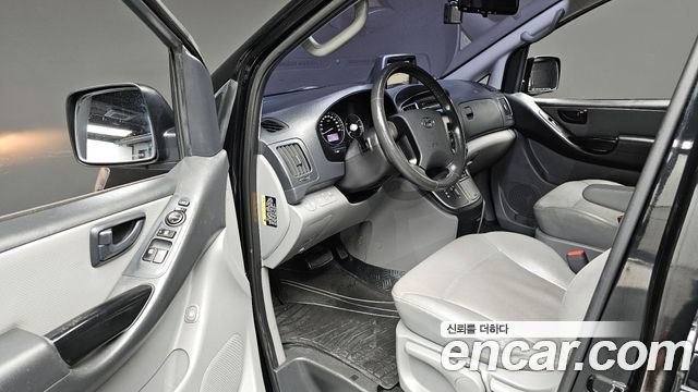 Hyundai Starex 2019 — photo 11