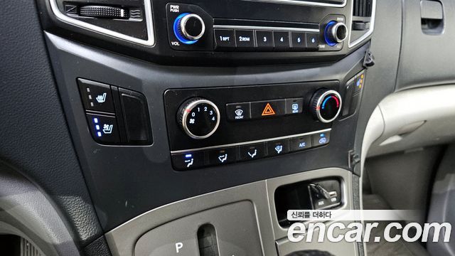 Hyundai Starex 2019 — photo 15