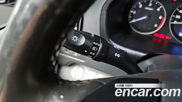 Hyundai Starex 2019 — photo 16