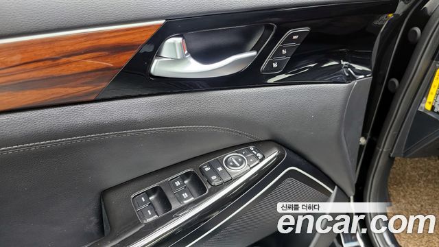 Kia K7 2016 — photo 17
