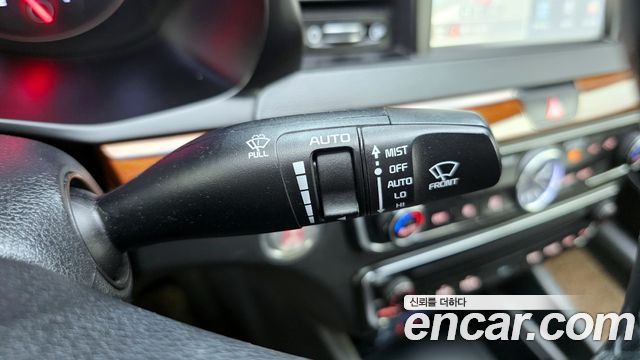 Kia K7 2016 — photo 19