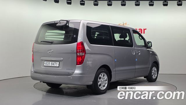 Hyundai Starex 2011 — photo 2