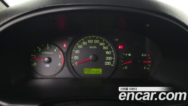 Hyundai Starex 2011 — photo 8