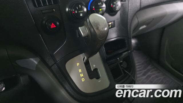 Hyundai Starex 2011 — photo 9