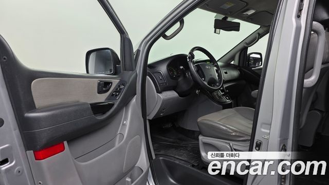 Hyundai Starex 2011 — photo 10