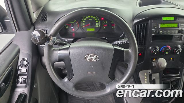 Hyundai Starex 2011 — photo 13