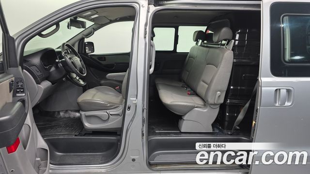 Hyundai Starex 2011 — photo 17