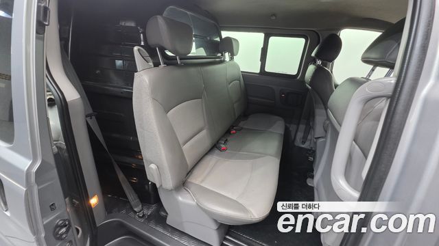 Hyundai Starex 2011 — photo 18