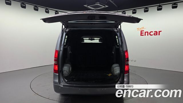 Hyundai Starex 2011 — photo 19