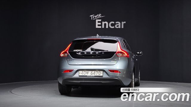 Volvo V40 2015 — photo 4