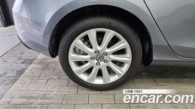 Volvo V40 2015 — photo 5