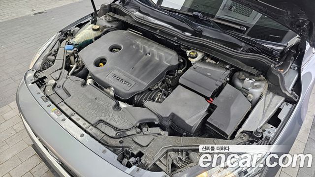Volvo V40 2015 — photo 6