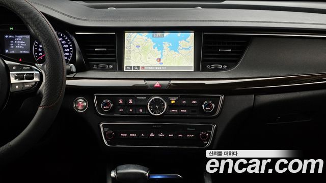 Kia K7 2019 — photo 14