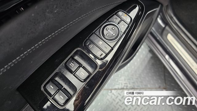 Kia K7 2019 — photo 17