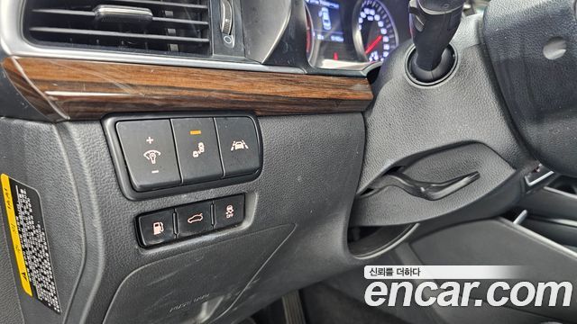 Kia K7 2019 — photo 18