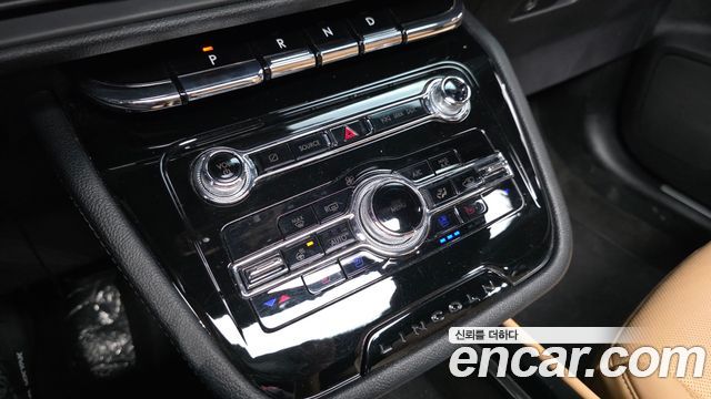 Lincoln Corsair 2022 — photo 16