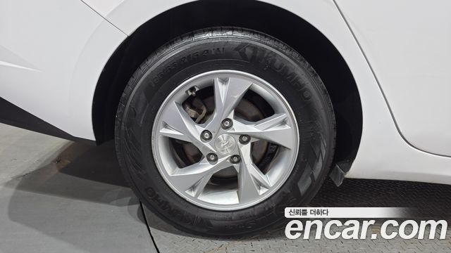 Hyundai AVANTE 2021 — photo 5