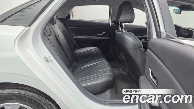 Hyundai AVANTE 2021 — photo 12