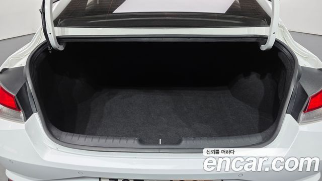 Hyundai AVANTE 2021 — photo 20