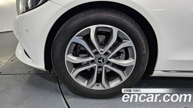 Mercedes-Benz C-Class 2018 — photo 5