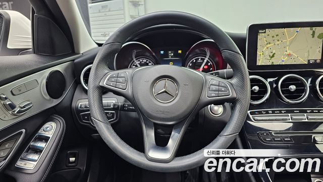 Mercedes-Benz C-Class 2018 — photo 13