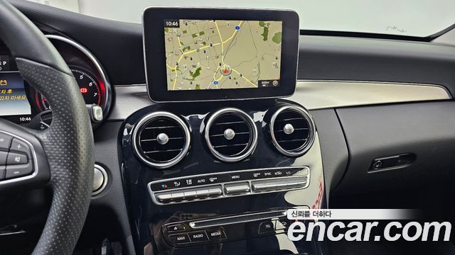Mercedes-Benz C-Class 2018 — photo 14