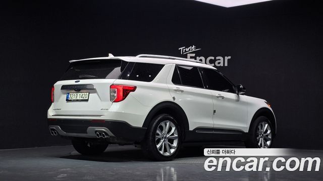 Ford Explorer 2021 — photo 2