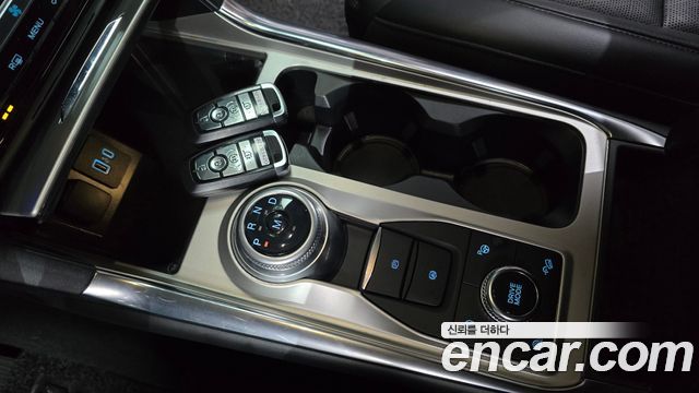 Ford Explorer 2021 — photo 9