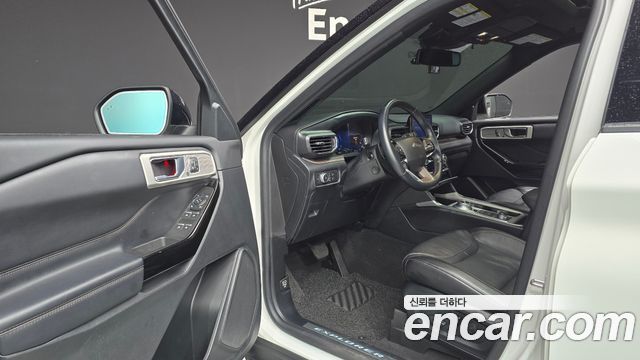 Ford Explorer 2021 — photo 10
