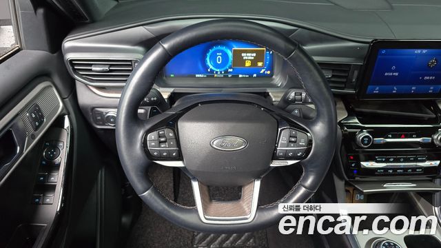 Ford Explorer 2021 — photo 13