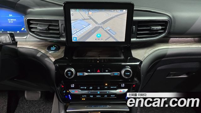 Ford Explorer 2021 — photo 14