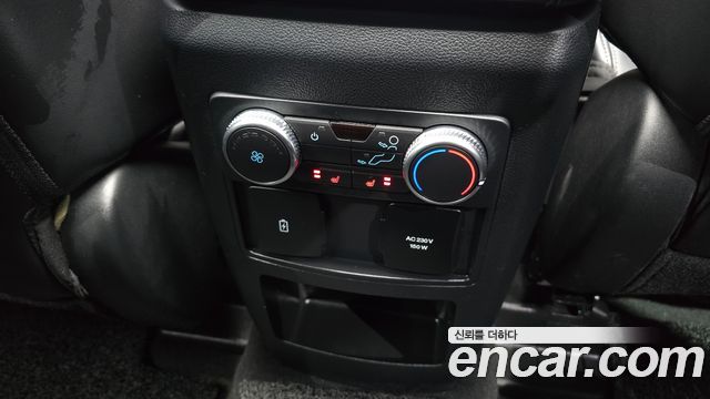 Ford Explorer 2021 — photo 19
