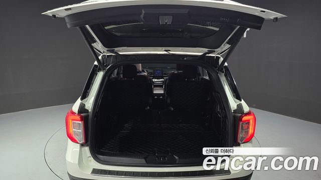 Ford Explorer 2021 — photo 20