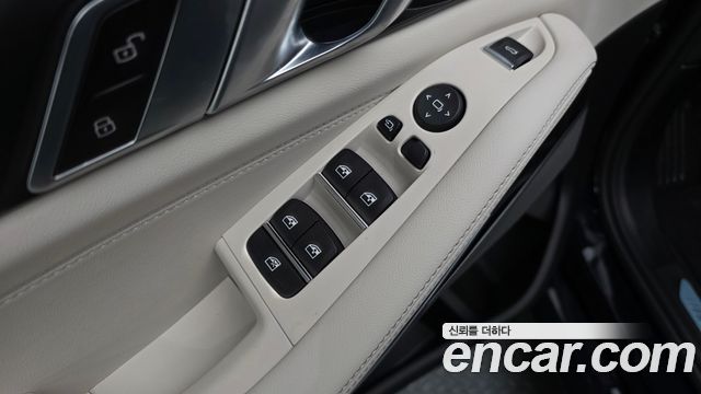BMW X5 2026 — photo 36