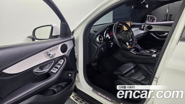 Mercedes-Benz GLC-Class 2017 — photo 13