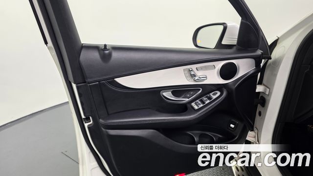 Mercedes-Benz GLC-Class 2017 — photo 14