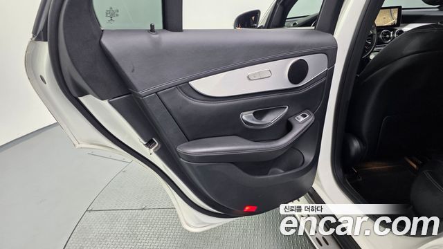 Mercedes-Benz GLC-Class 2017 — photo 15