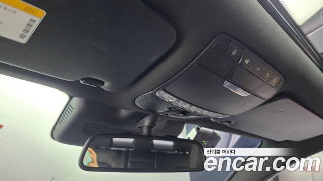 Mercedes-Benz GLC-Class 2017 — photo 28