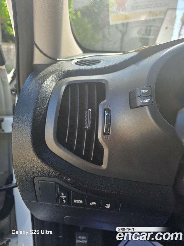 Kia Sportage 2012 — photo 11