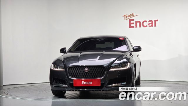 Jaguar XF 2018 — photo 3