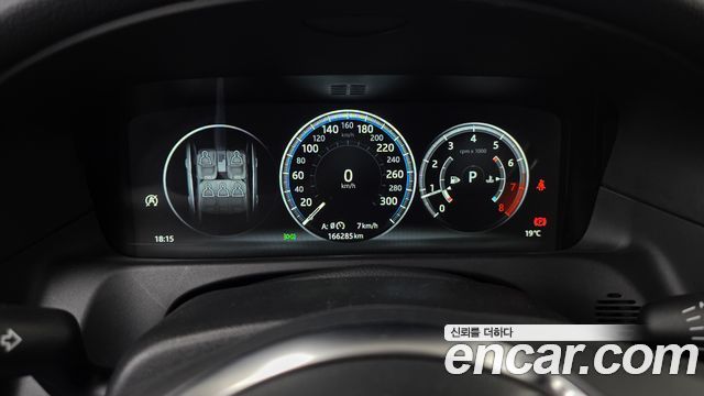 Jaguar XF 2018 — photo 8