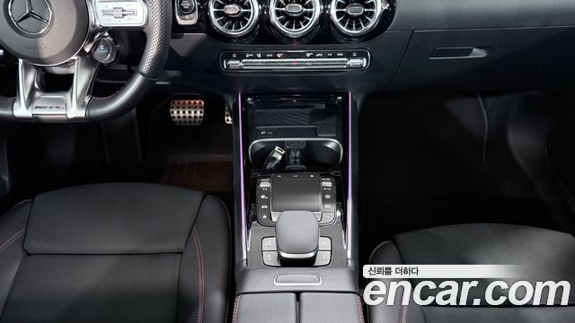 Mercedes-Benz GLA-Class 2023 — photo 9