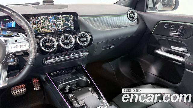 Mercedes-Benz GLA-Class 2023 — photo 13