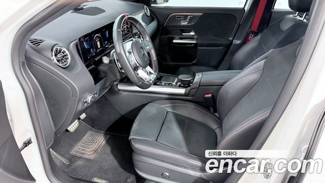 Mercedes-Benz GLA-Class 2023 — photo 14