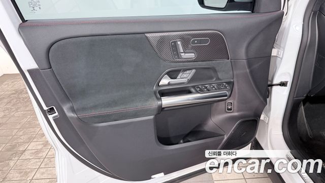 Mercedes-Benz GLA-Class 2023 — photo 15