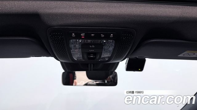 Mercedes-Benz GLA-Class 2023 — photo 17