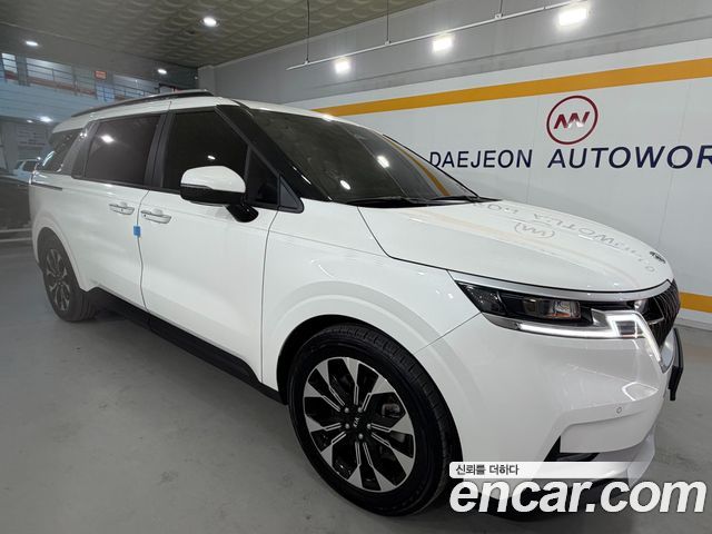 Kia Canival 2021 — photo 2